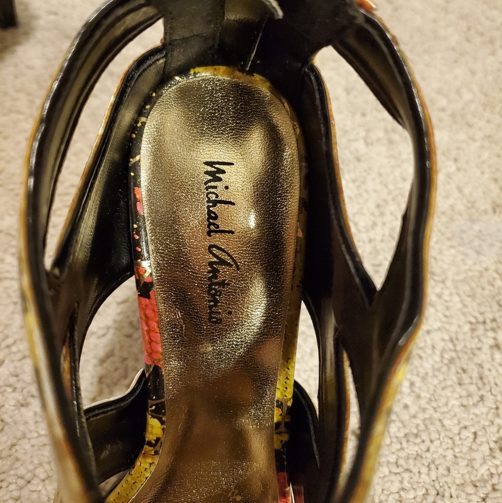 Snake Pattern Heels - Picture 2 of 6
